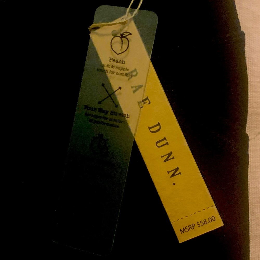 Black Rae Dunn leggings with pockets